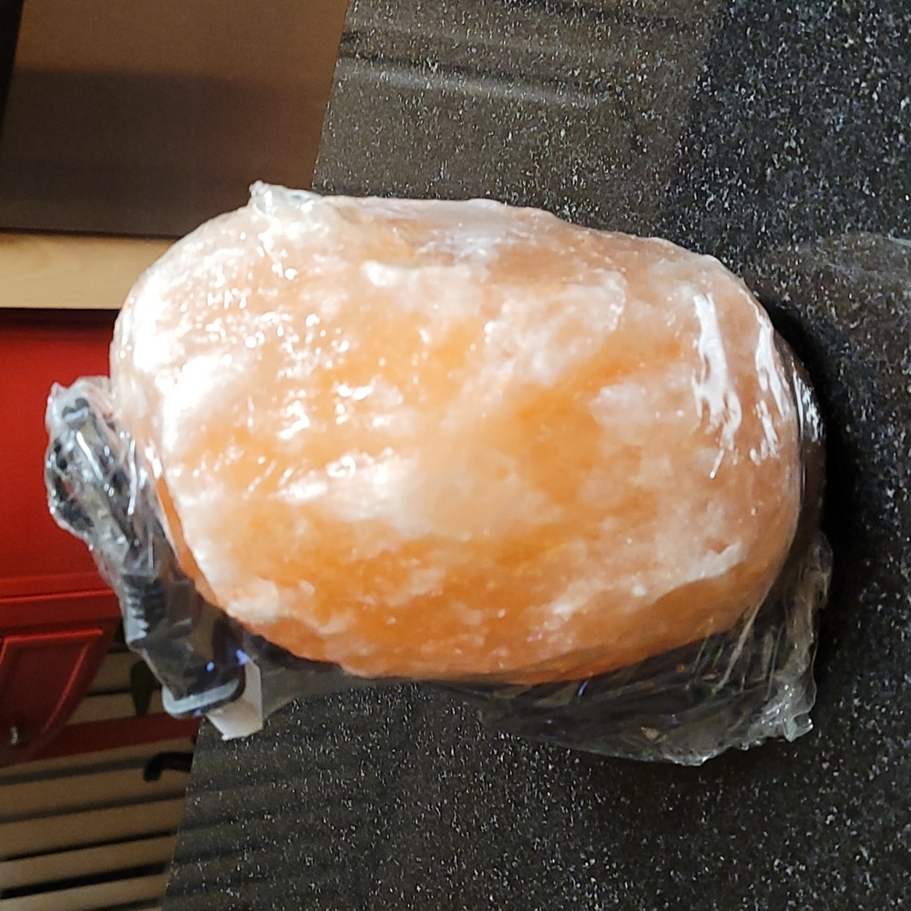 Himalayan Salt Lamp - Picture 2 of 6